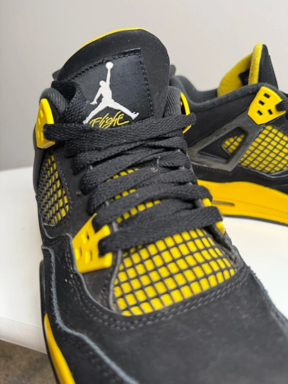 Jordon 4 Retro Grade School Kids Black and Yellow Sneakers